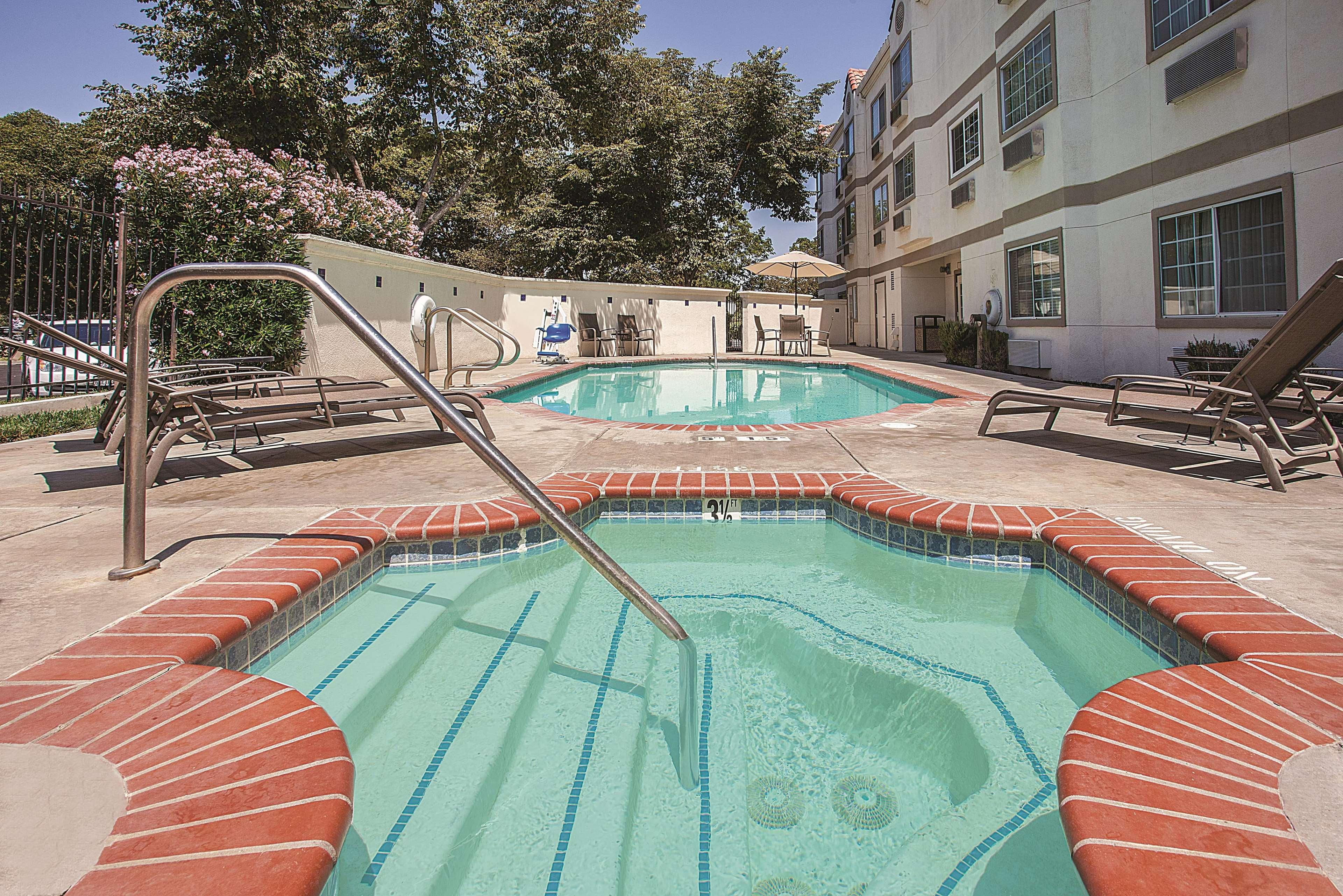 La Quinta By Wyndham Davis Hotell Eksteriør bilde