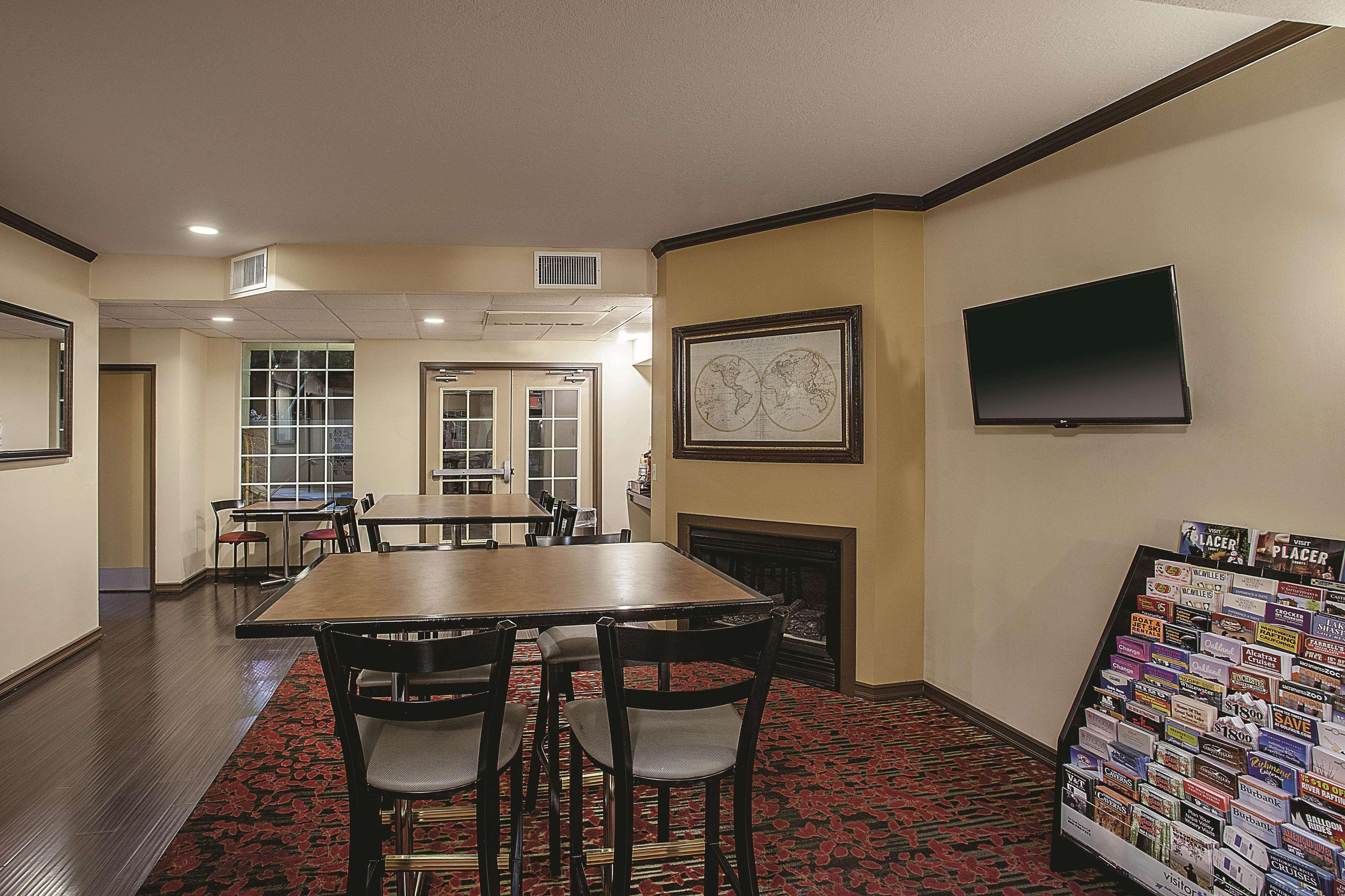 La Quinta By Wyndham Davis Hotell Eksteriør bilde